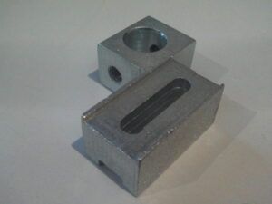 Bracket saw blade guide right