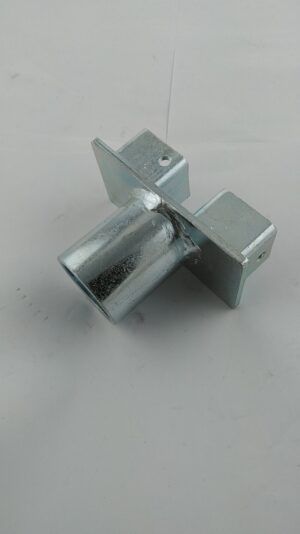 Clamping bearing housing