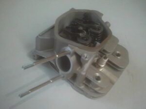 Cylinder head w. valve f. G8E