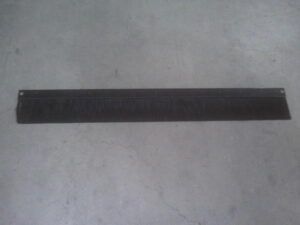 brush sweeping container