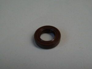 Oil seal crankshaft (starter side)