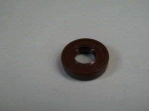Oil seal crankshaft (output side)
